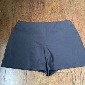 Lily’s Beverly Hills Black Dress Shorts Size Medium 1020